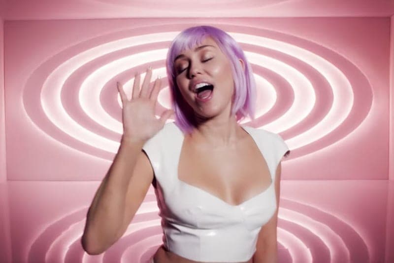 Objavljen singl Ashley O (aka Miley Cyrus) iz serije Black ...